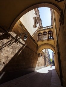 callejon en barcelona