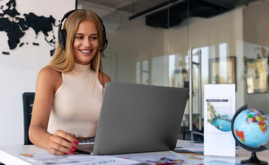 una empleada en una agencia de traducción